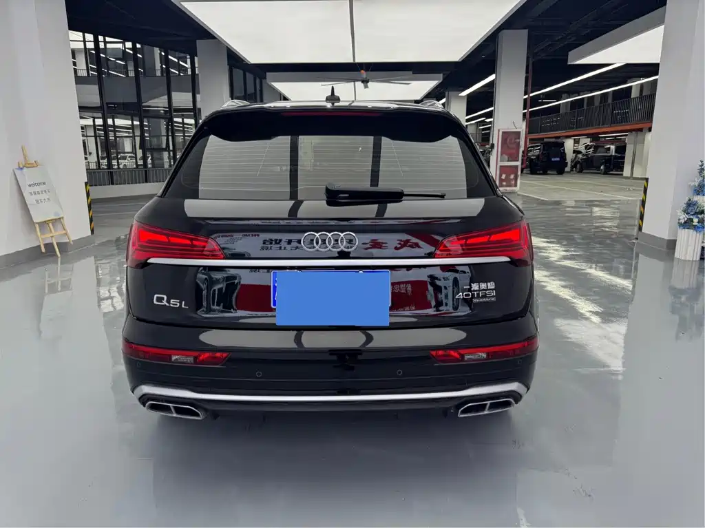 Audi Q5L 2024 — фото 14