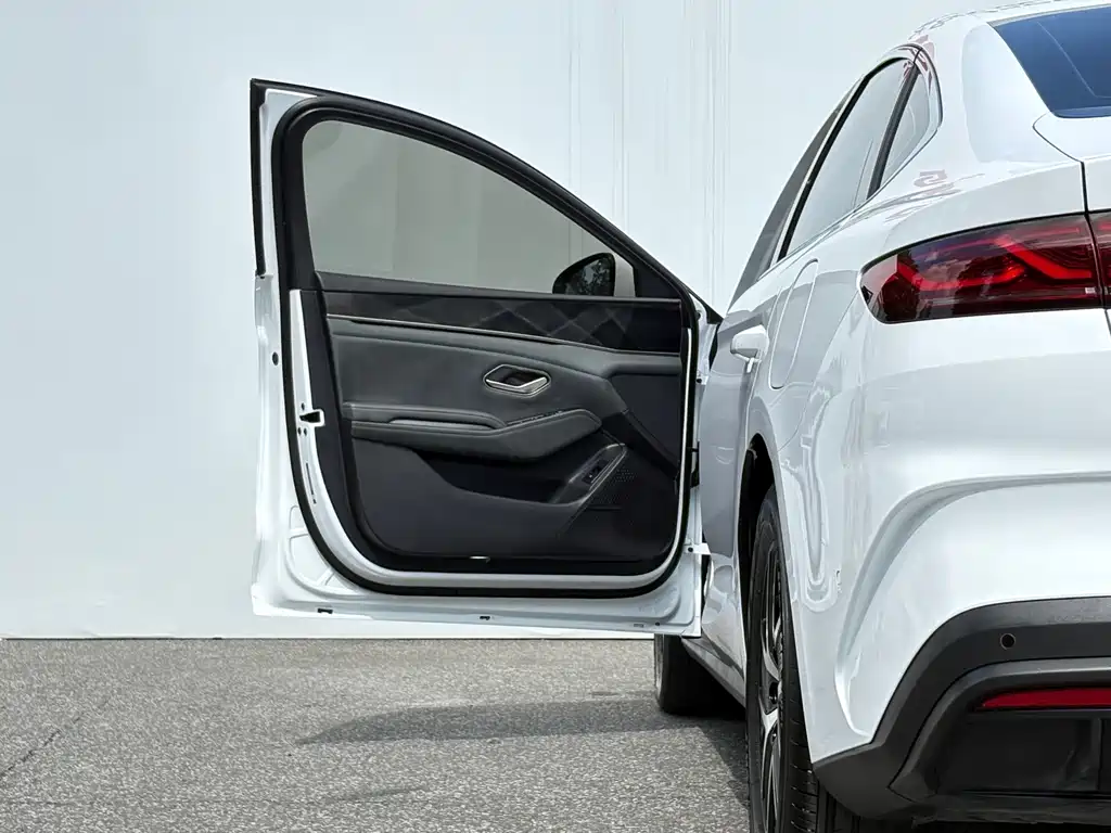 BYD Qin L 2025 — фото 18
