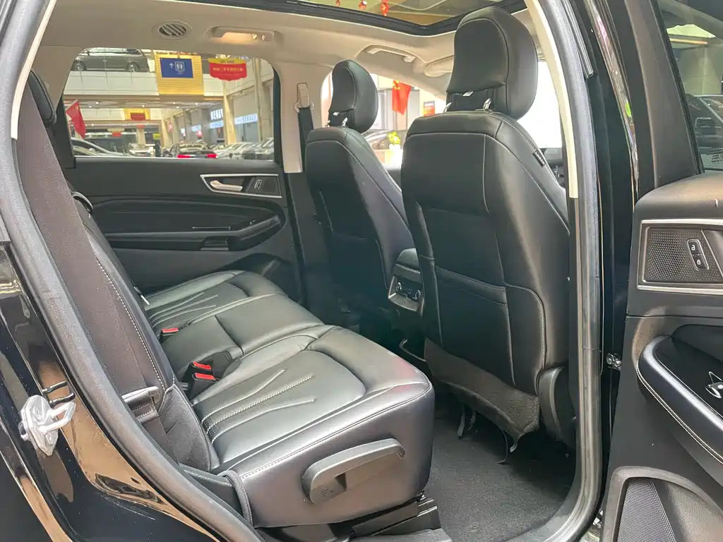 Ford Edge 2022 — фото 10