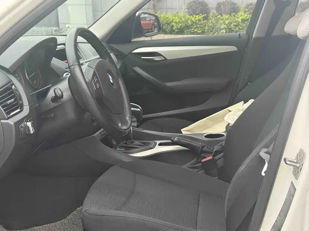 BMW X1 2012 — фото 10