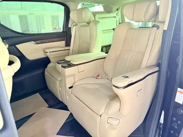 Toyota Vellfire 2019