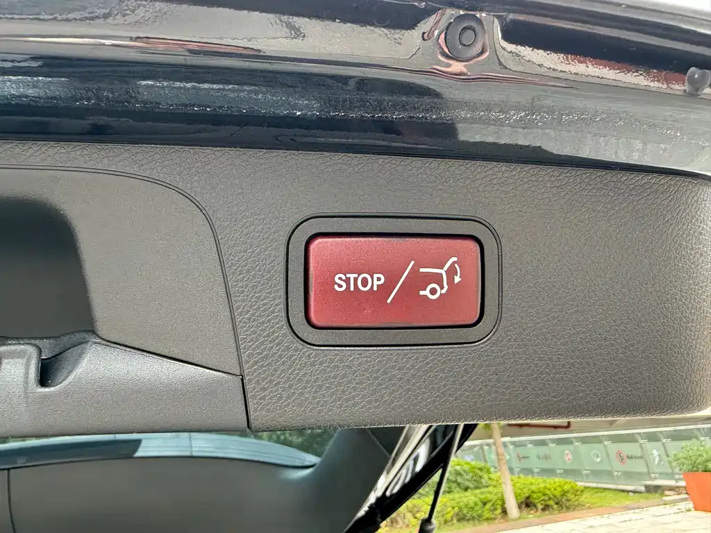 Mercedes-Benz GLC 2018 — фото 41