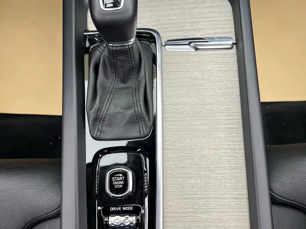 Volvo XC60 2021 — фото 13