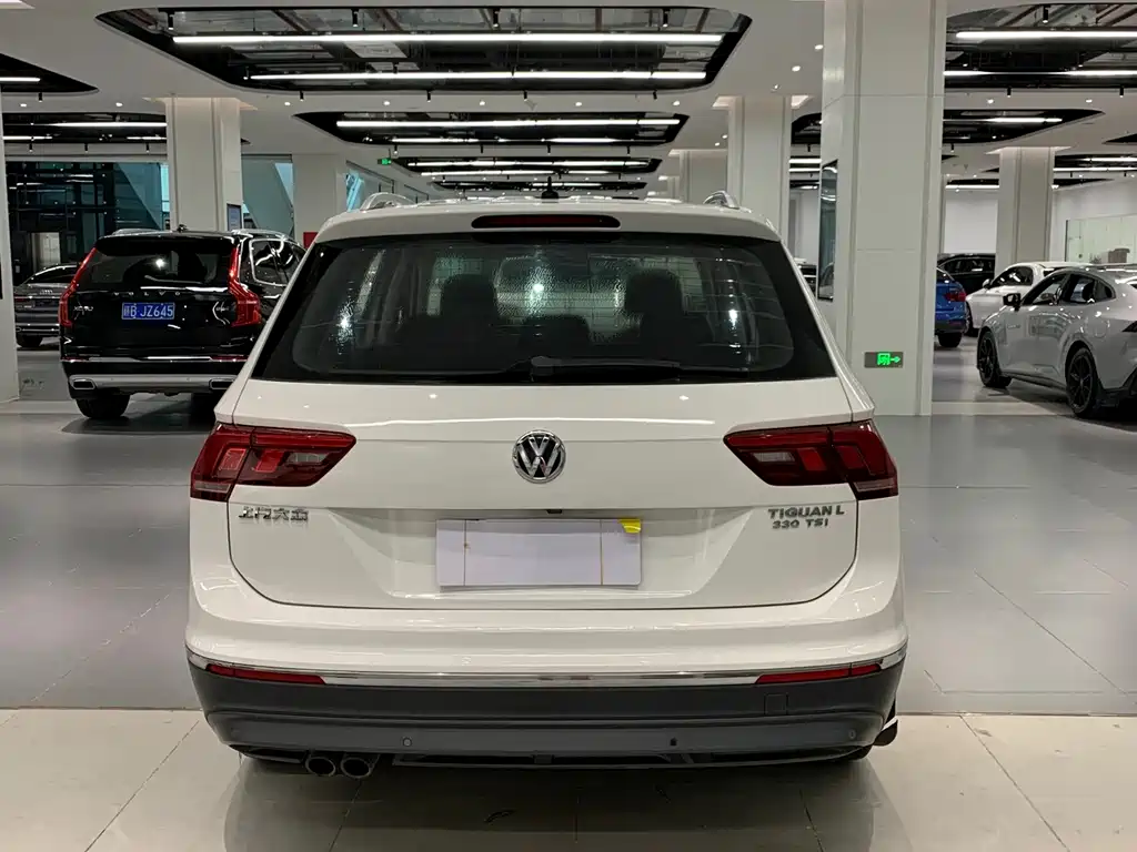 Volkswagen Tiguan L 2017 — фото 5