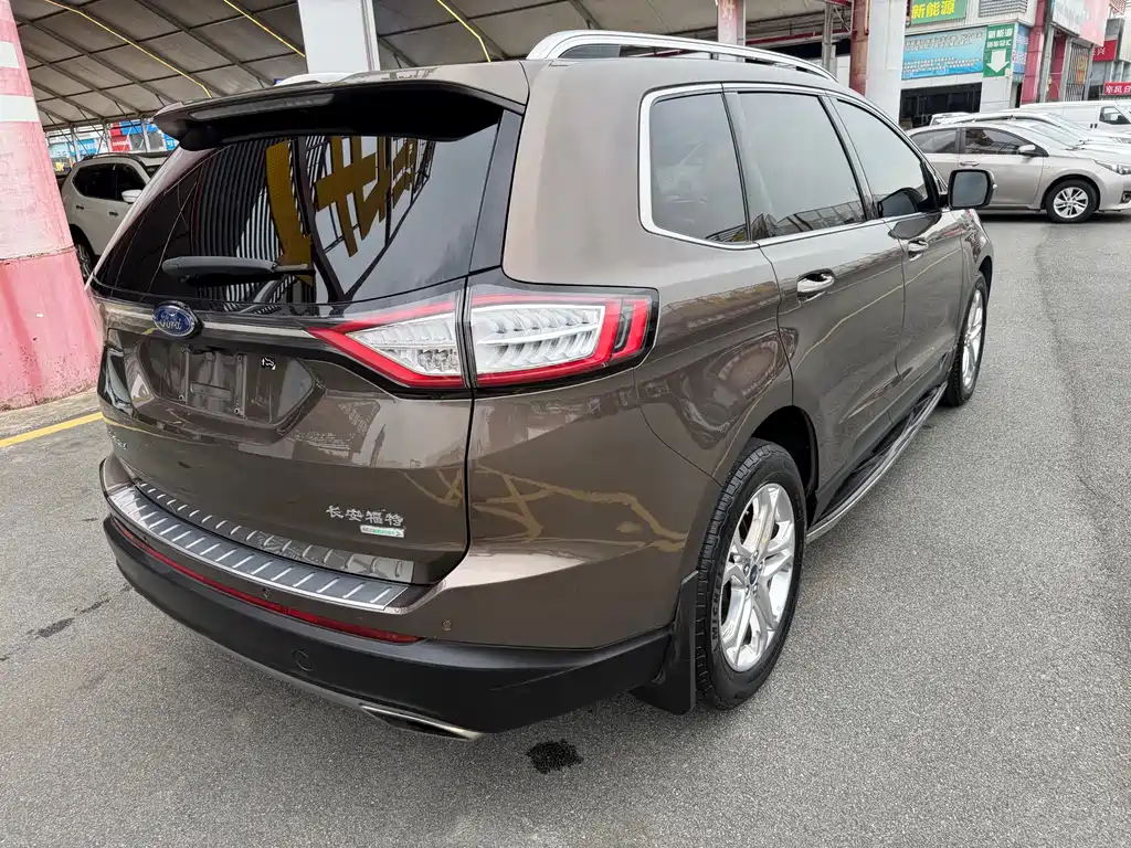 Ford Edge 2016 — фото 10