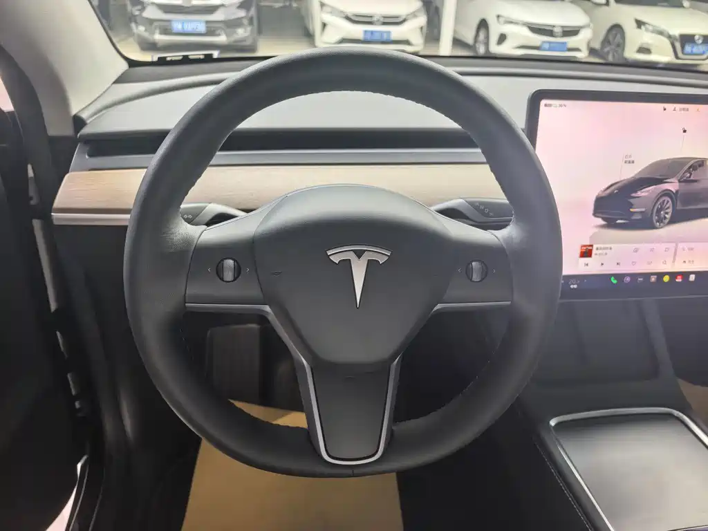 Tesla Model Y 2022 — фото 5