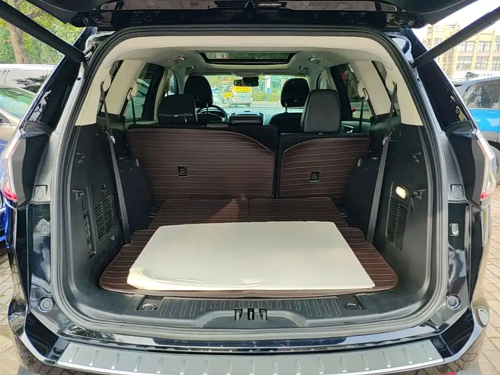 Ford Edge 2018 — фото 19