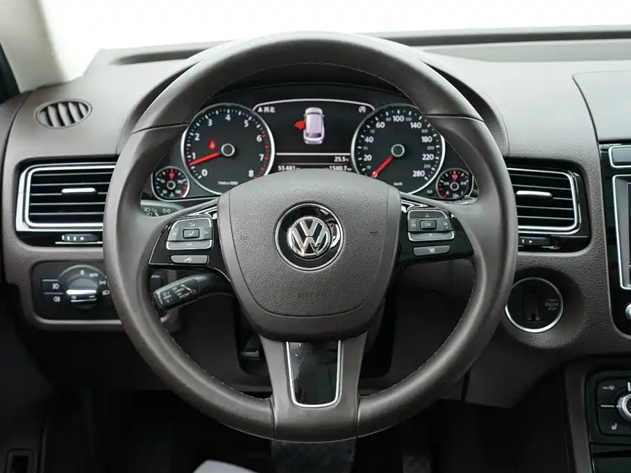 Volkswagen Touareg 2018 — фото 13