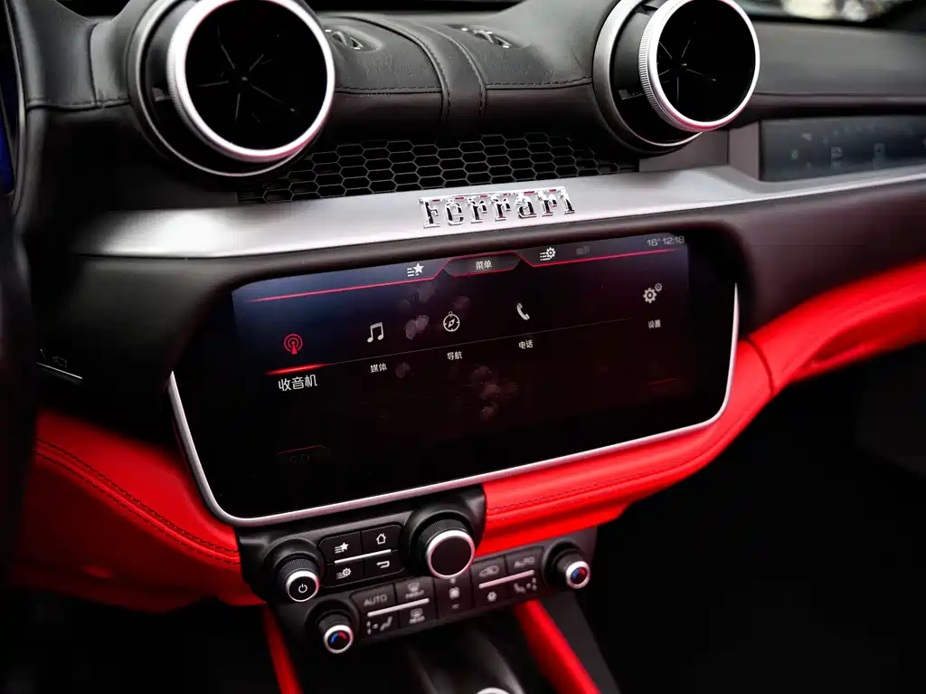 Ferrari Portofino 2019 — фото 10