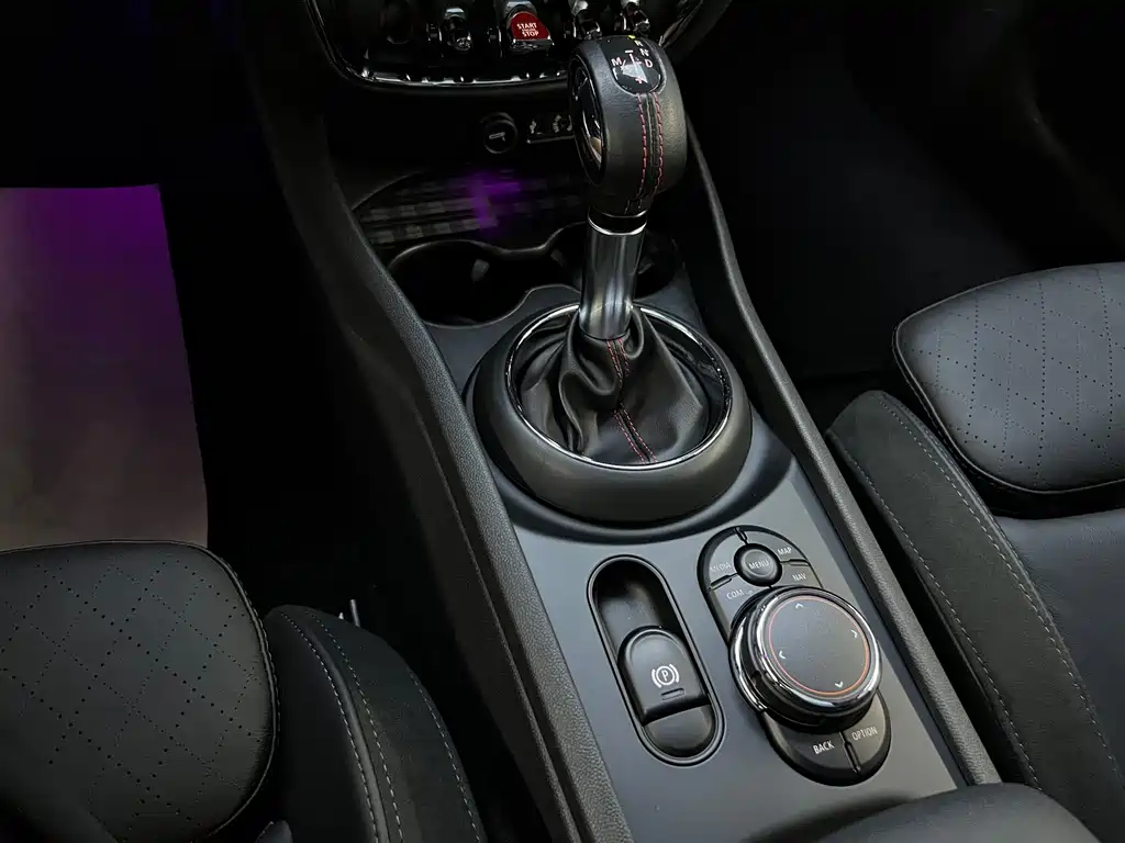 MINI Clubman 2018 — фото 8