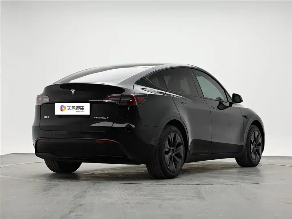 Tesla Model Y 2023 — фото 3