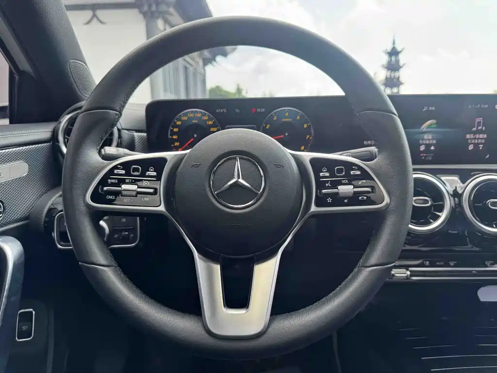 Mercedes-Benz A-Class 2022 — фото 15