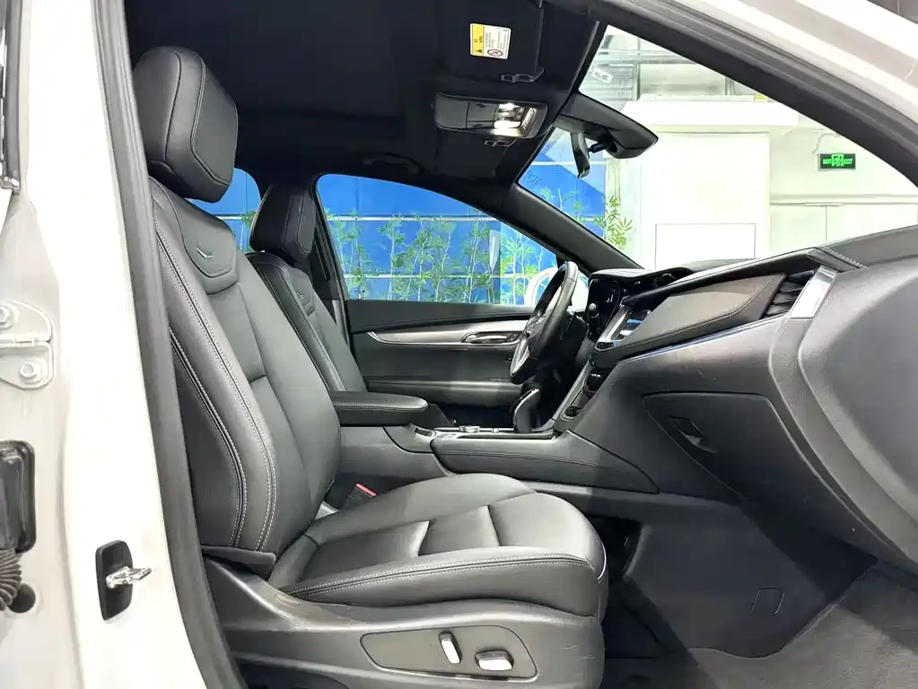 Cadillac XT6 2021 — фото 16