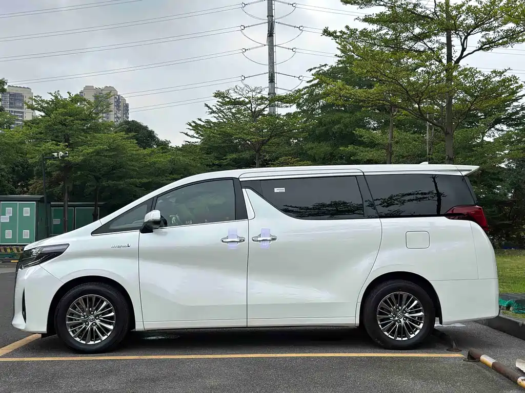 Toyota Alphard 2020 — фото 7