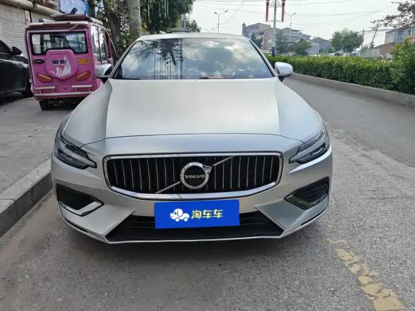 Volvo S60 2023