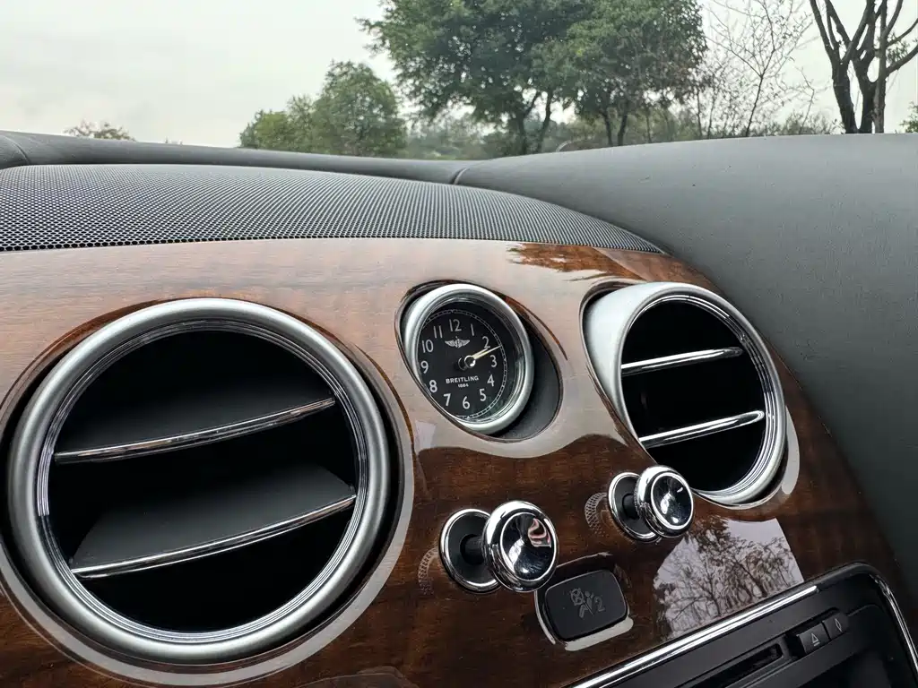 Bentley Continental 2013 — фото 15