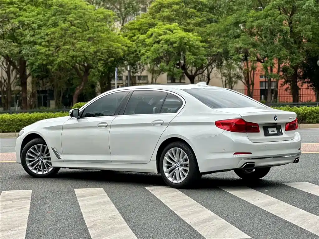 BMW 5 Series 2020 — фото 3