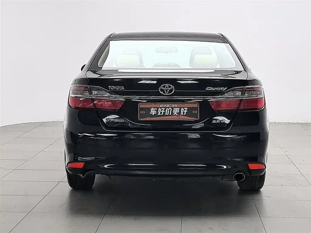 Toyota Camry 2016 — фото 4