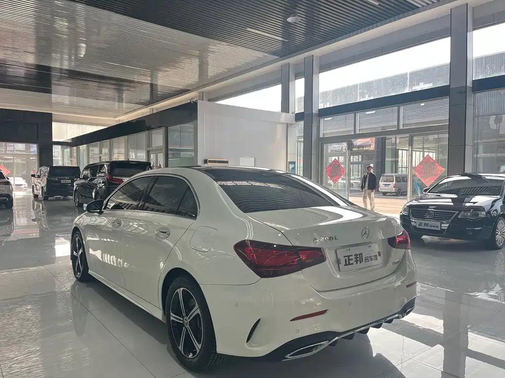 Mercedes-Benz A-Class 2024 — фото 5