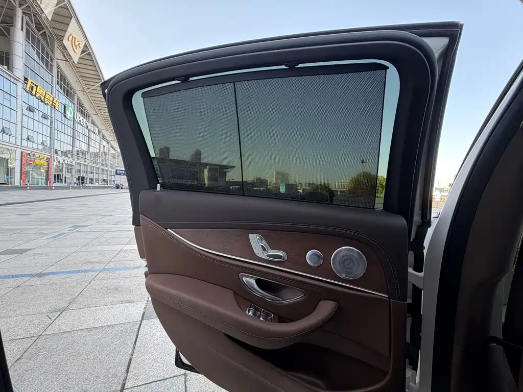 Mercedes-Benz E-Class 2020 — фото 15
