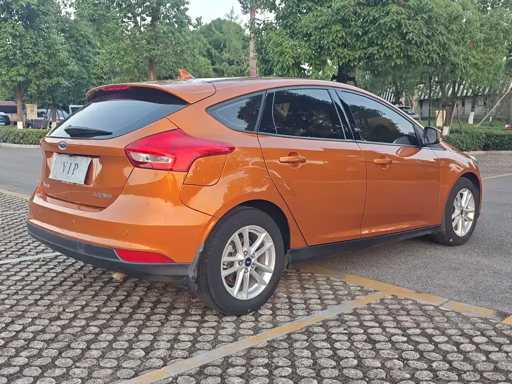 Ford Focus 2019 — фото 12