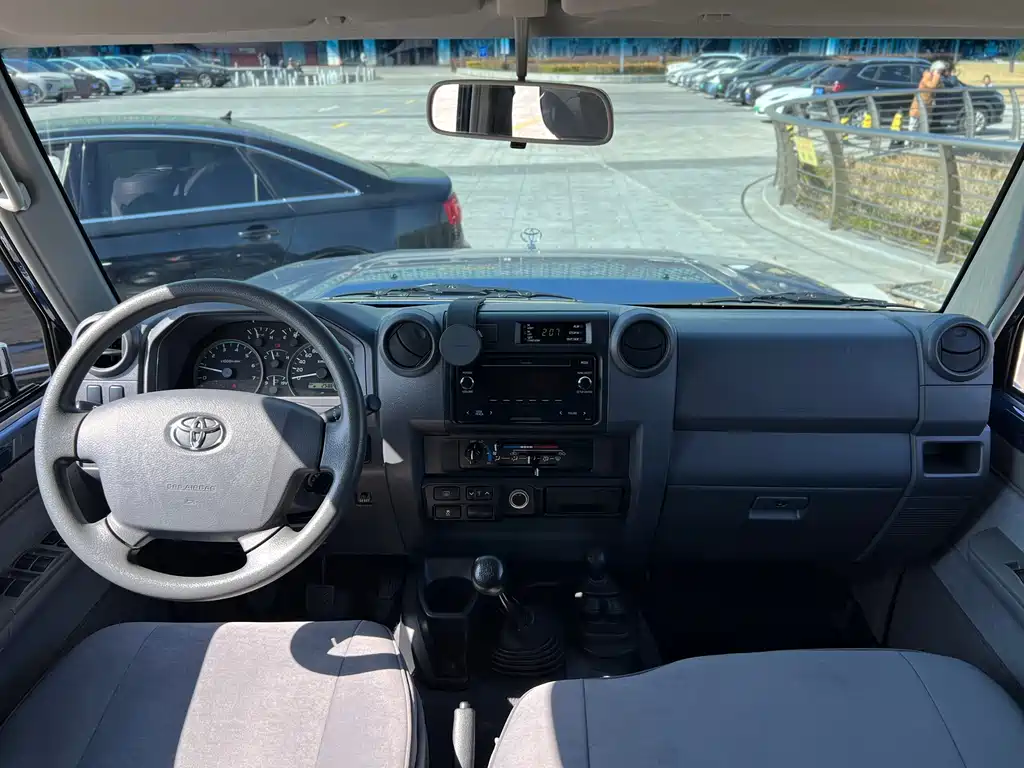 Toyota Land Cruiser 2019 — фото 15
