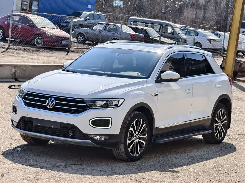 Volkswagen T-Roc 2023 — фото 3