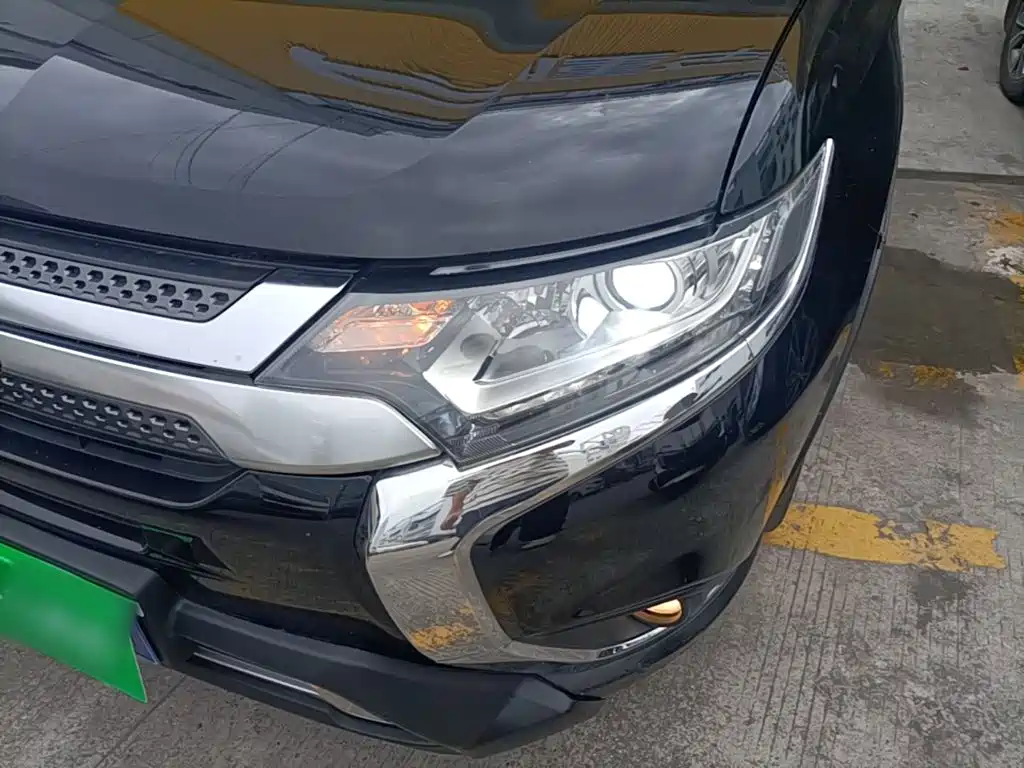 Mitsubishi Outlander 2020 — фото 24