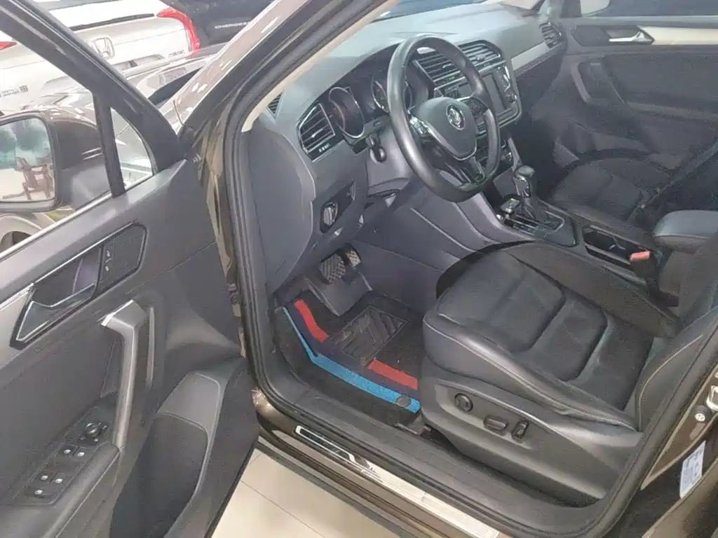 Volkswagen Tiguan L 2017 — фото 16