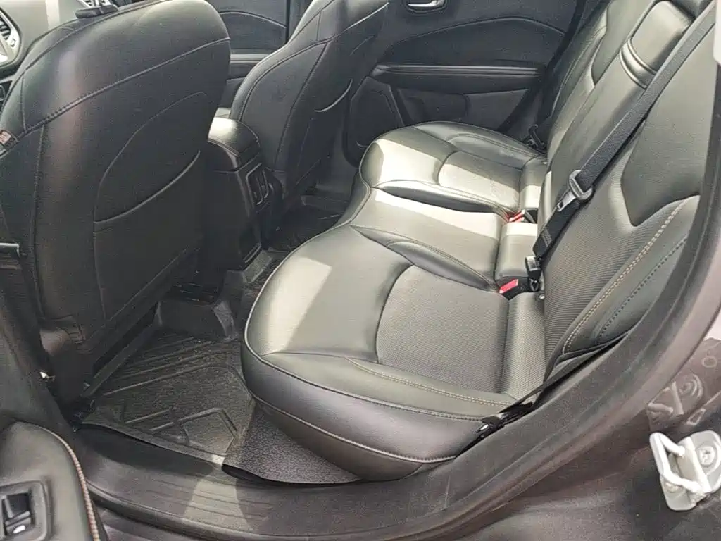 Jeep Compass 2019 — фото 17