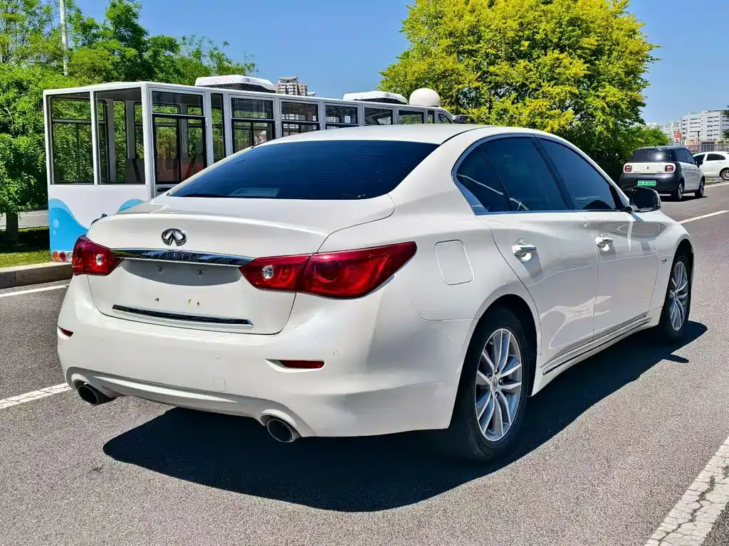 Infiniti Q50L 2017 — фото 6