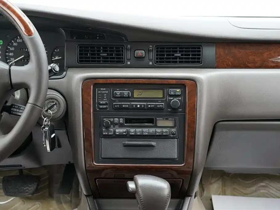 Toyota Crown 1998 — фото 18