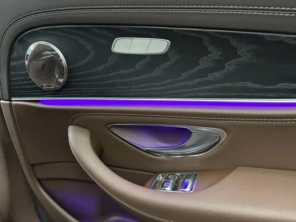 Mercedes-Benz E-Class 2023 — фото 9