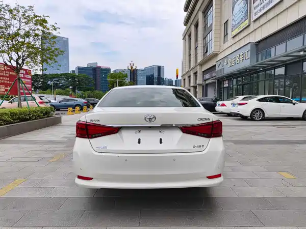 Toyota Crown 2017