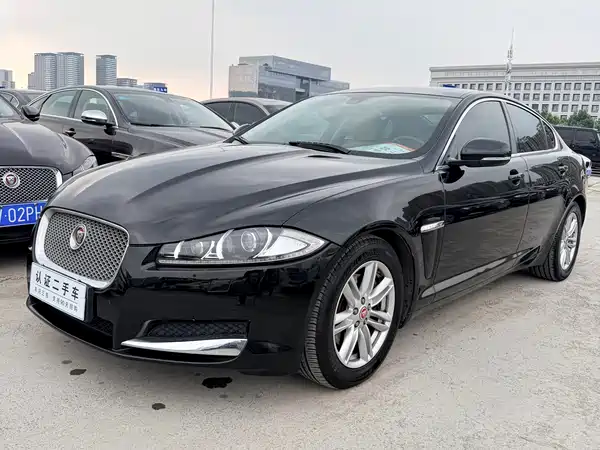 Jaguar XF 2015