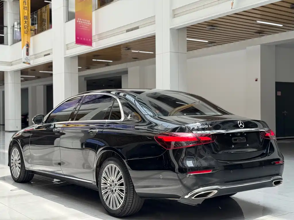 Mercedes-Benz E-Class 2023 — фото 7