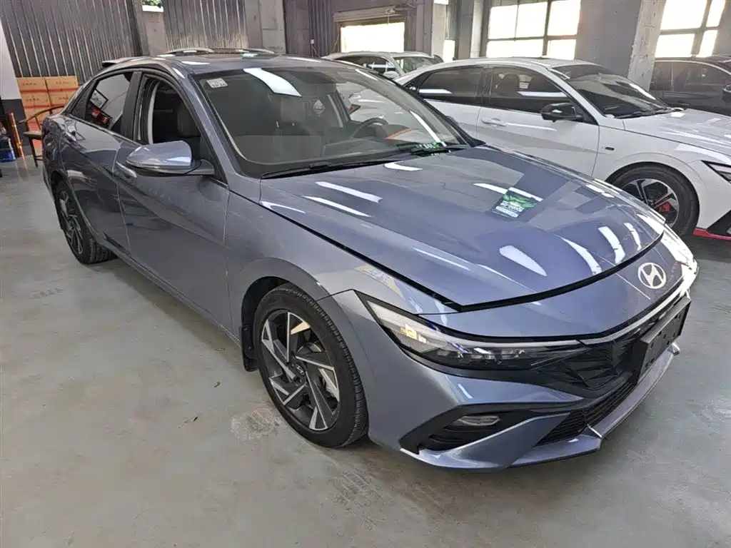 Hyundai Elantra 2024 — фото 4
