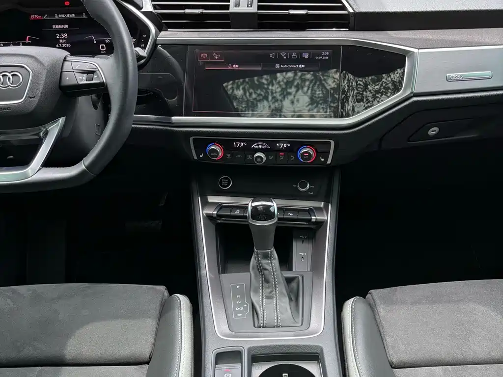 Audi Q3 2023 — фото 11
