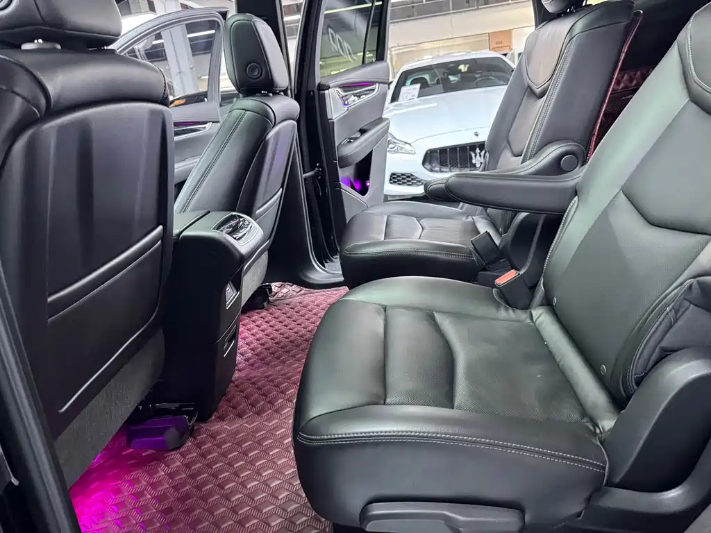 Cadillac XT6 2022 — фото 17