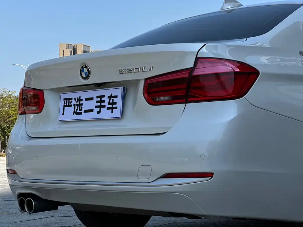 BMW 3 Series 2019 — фото 15
