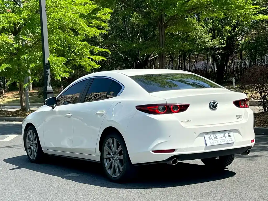 Mazda 3 Axela 2023 — фото 9