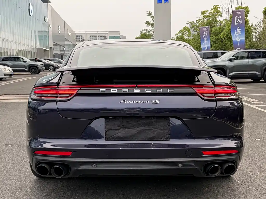 Porsche Panamera 2018 — фото 17