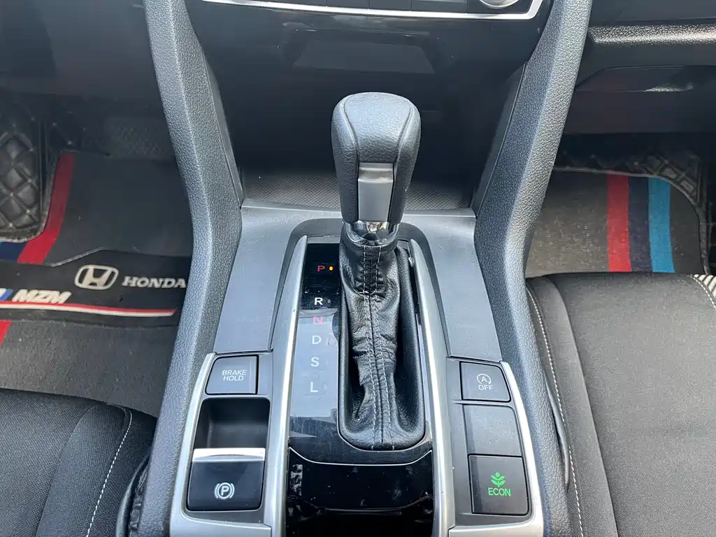 Honda Civic 2019 — фото 10