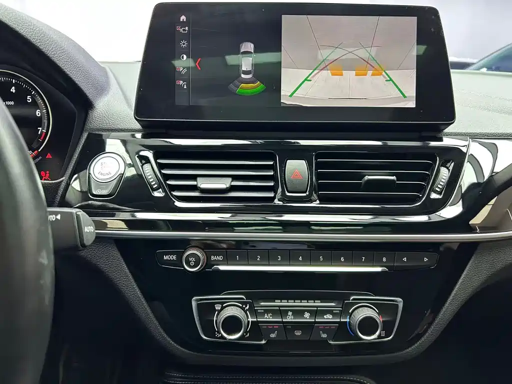 BMW 1 Series 2022 — фото 13