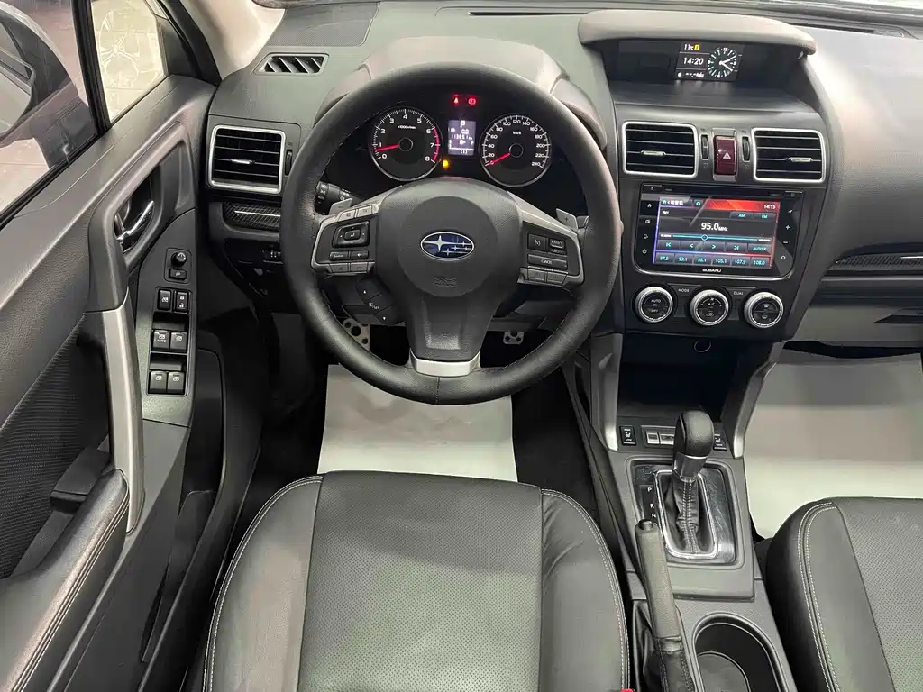 Subaru Forester 2016 — фото 12
