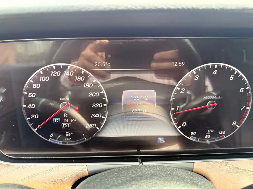 Mercedes-Benz E-Class 2018 — фото 17