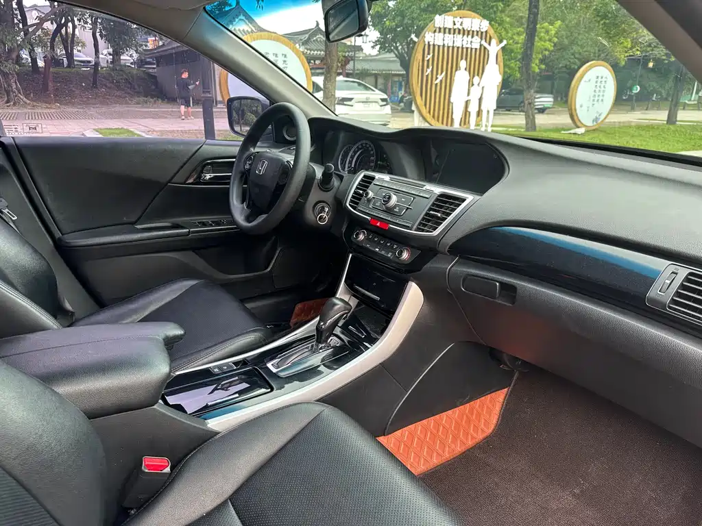 Honda Accord 2017 — фото 14
