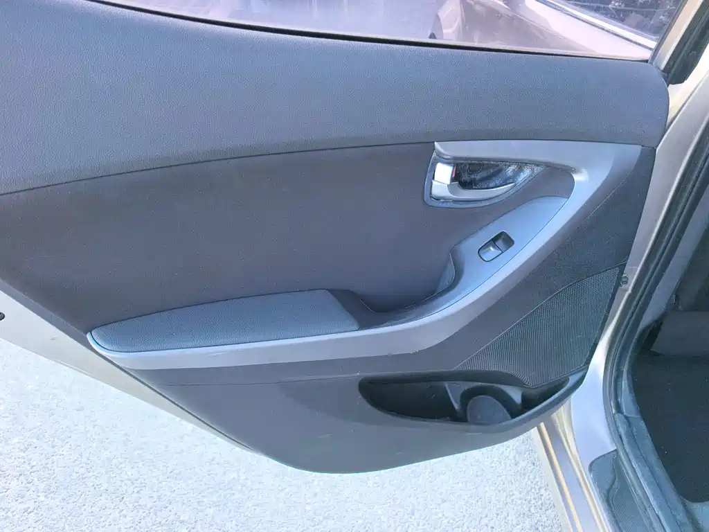 Hyundai Elantra Langdong 2016 — фото 11