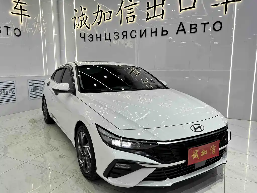 Hyundai Elantra 2024 — фото 3