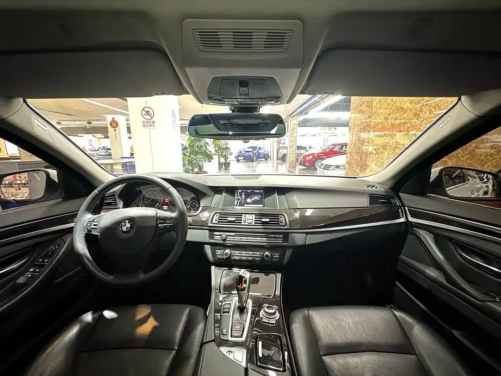BMW 5 Series 2014 — фото 14
